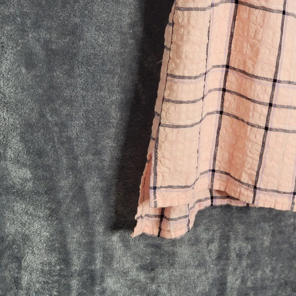 Gloria Vanderbilt Blouse Womens Medium Pink Plaid Short Sleeve V-Neck Seersucker